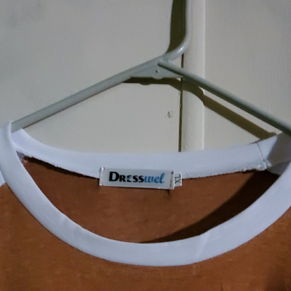 Top - Picture 2 of 3